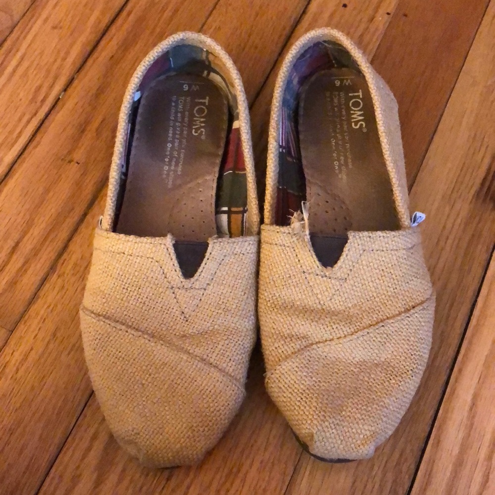 Toms